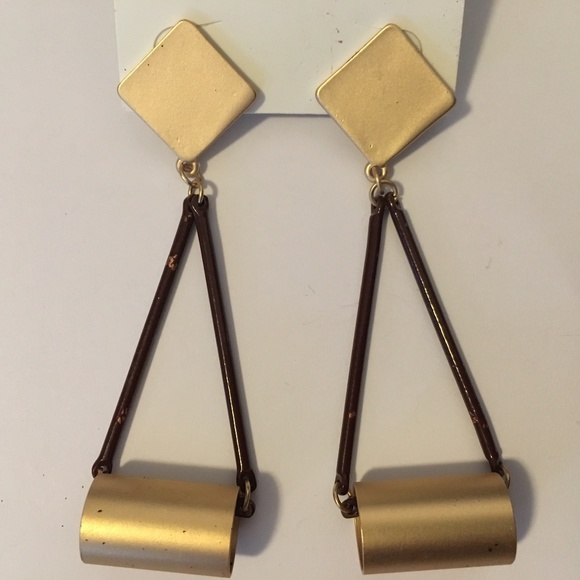 MANGO Gold Tone Geometric Dangle Earrings - Picture 3 of 3
